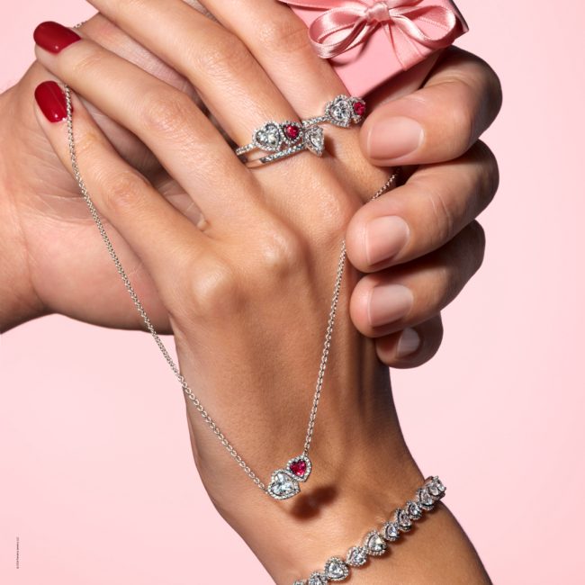 Pandora Campaign 162 Love what you give this Valentines Day with Pandora EN 1080x1080 1